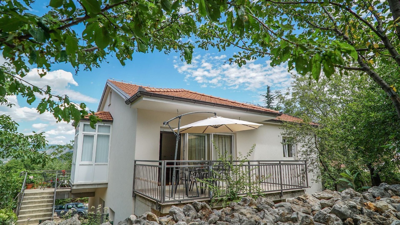 Photo of Outdoor in Grubine