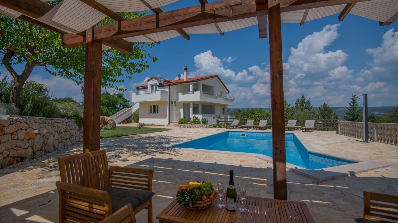 Photo of Outdoor in Grubine
