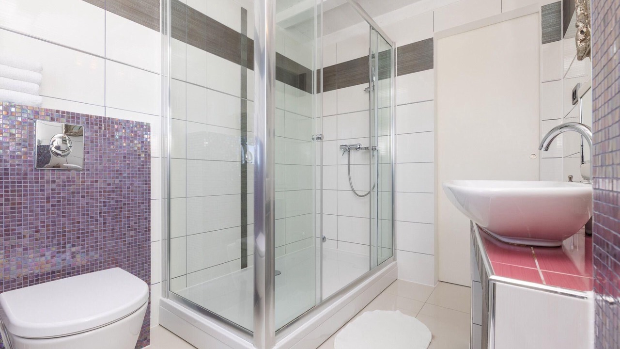 Photo of Bathroom in Cove Murtar