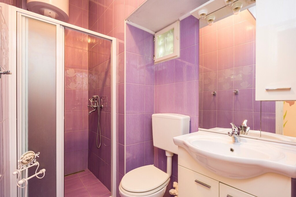 Photo of Bathroom in Cove Murtar