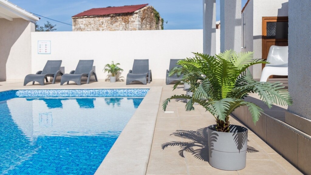 Photo of Others in Sisan