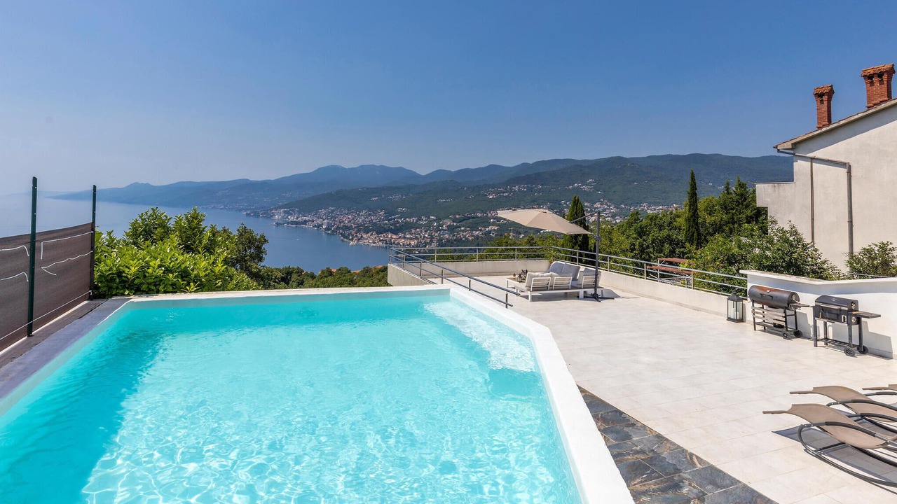 Photo of Outdoor in Rubesi