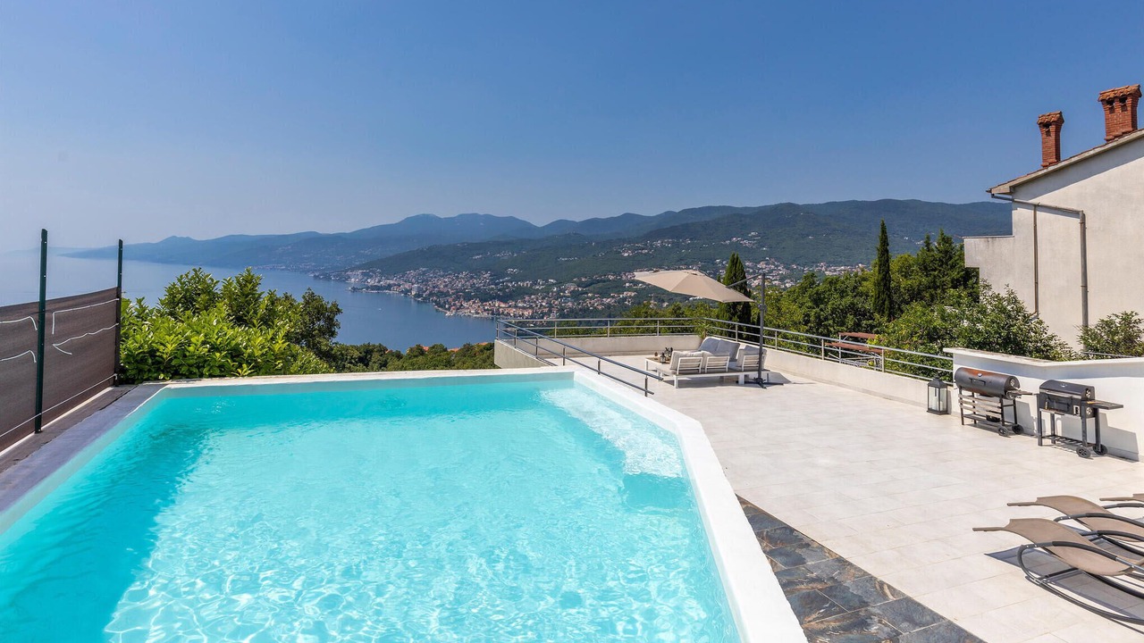 Photo of Outdoor in Rubesi