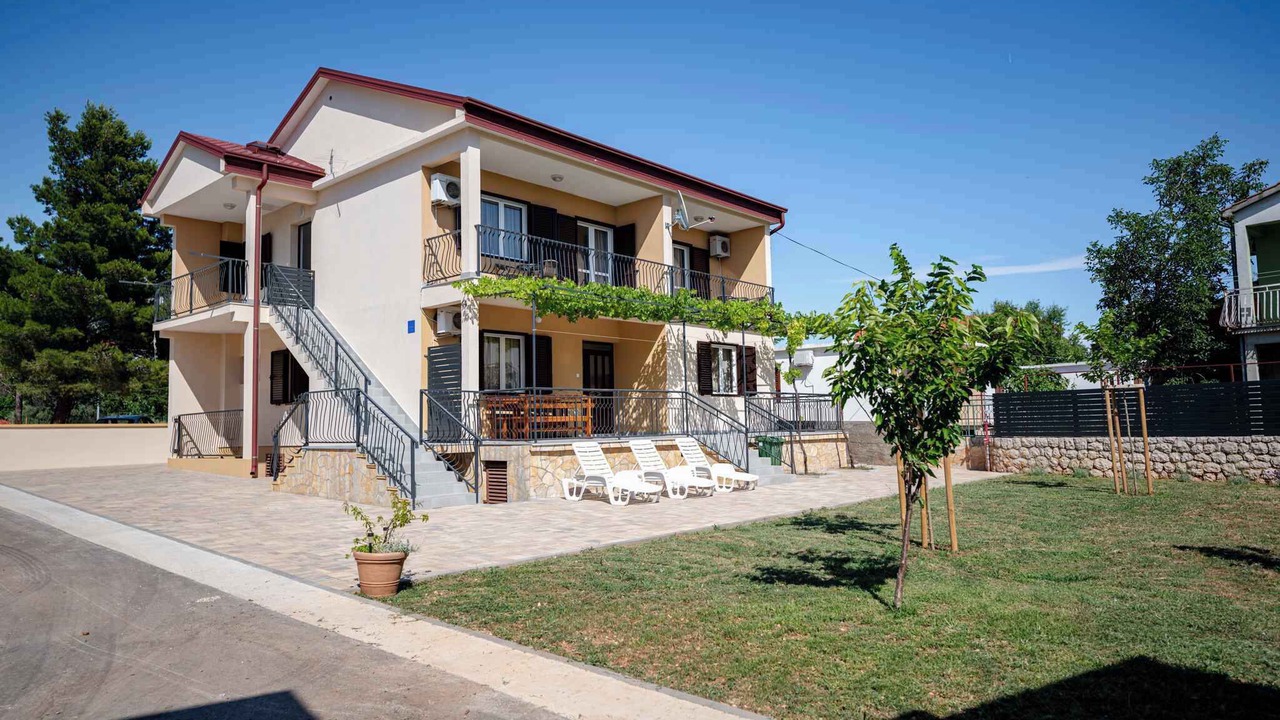 Photo of Outdoor in Seline