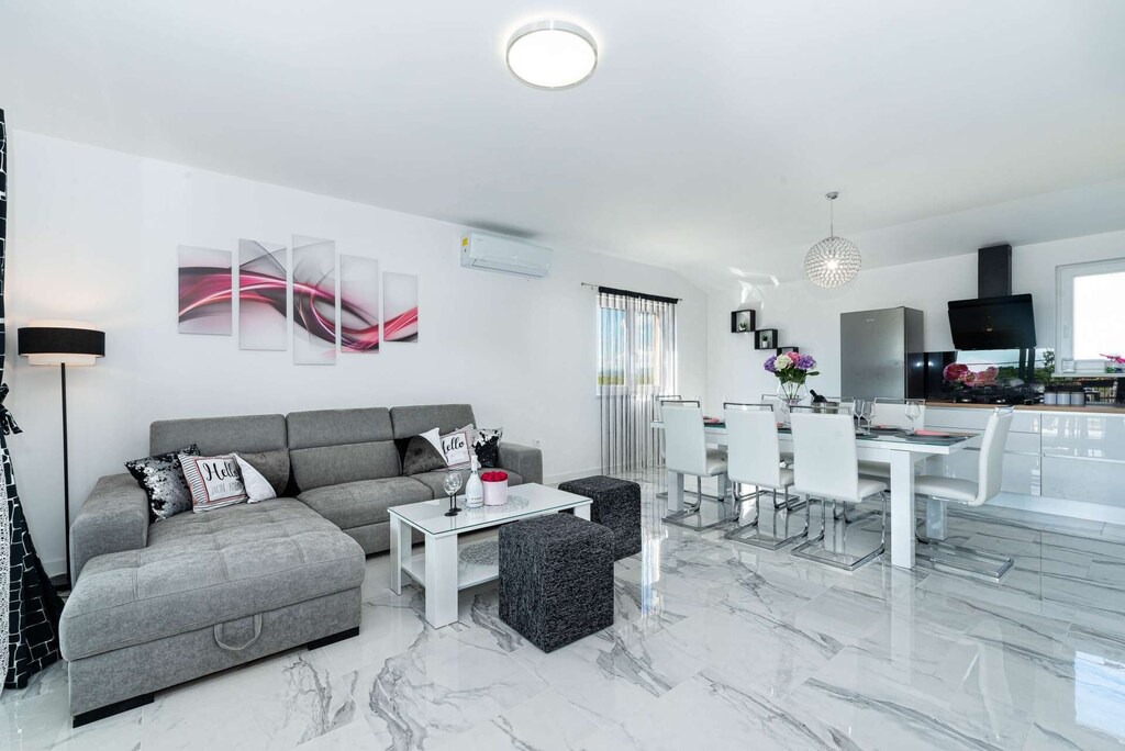 Photo of Livingroom in Pristeg