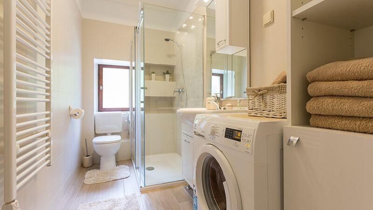 Photo of Bathroom in Pile