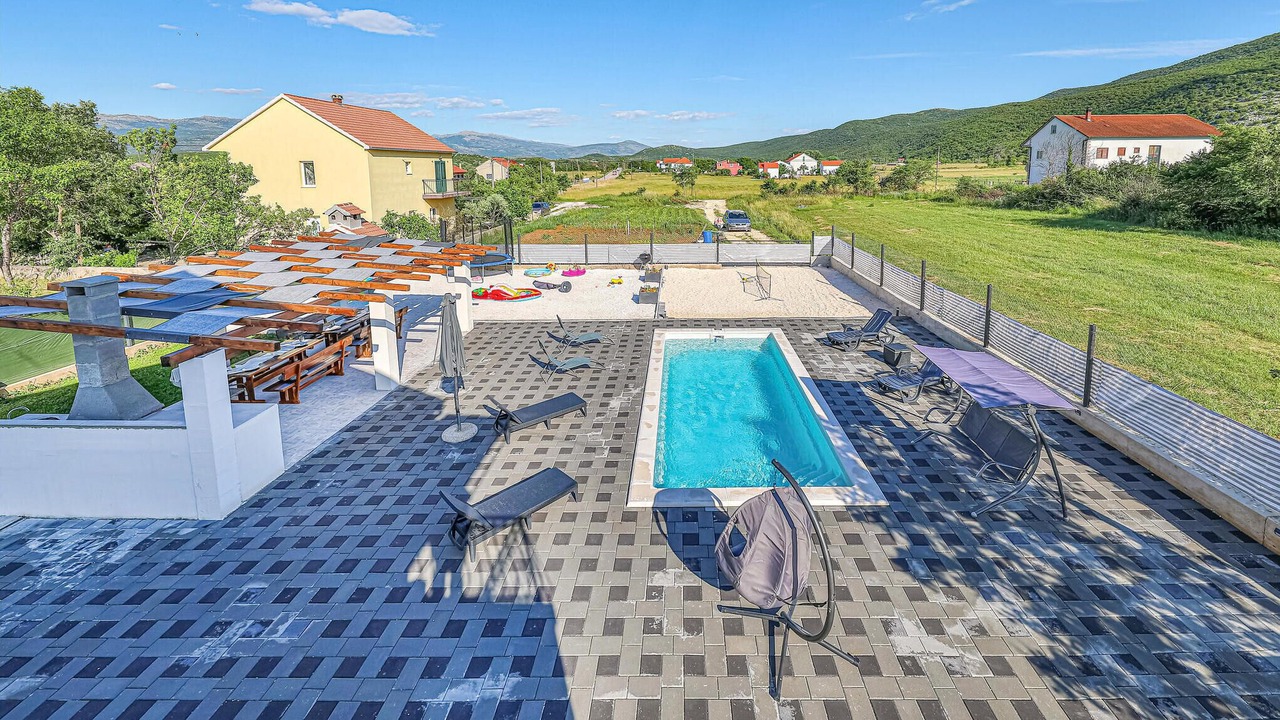Photo of Outdoor in Drnis