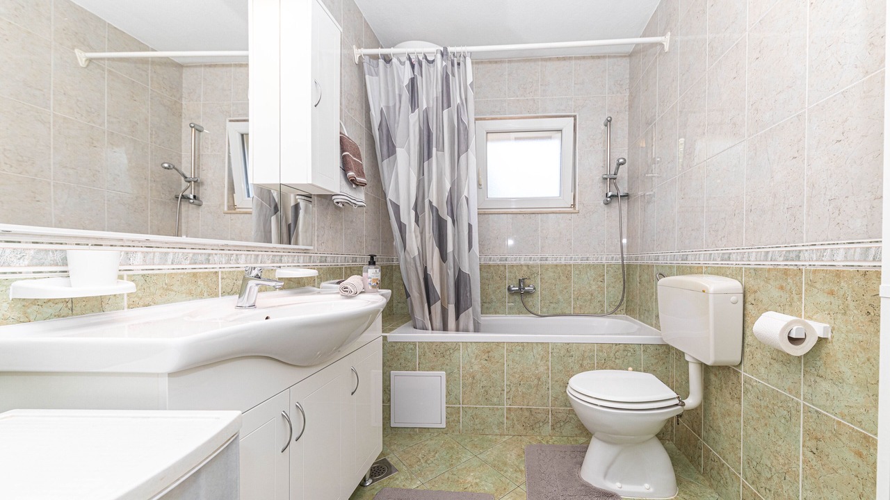 Photo of Bathroom in Rudine