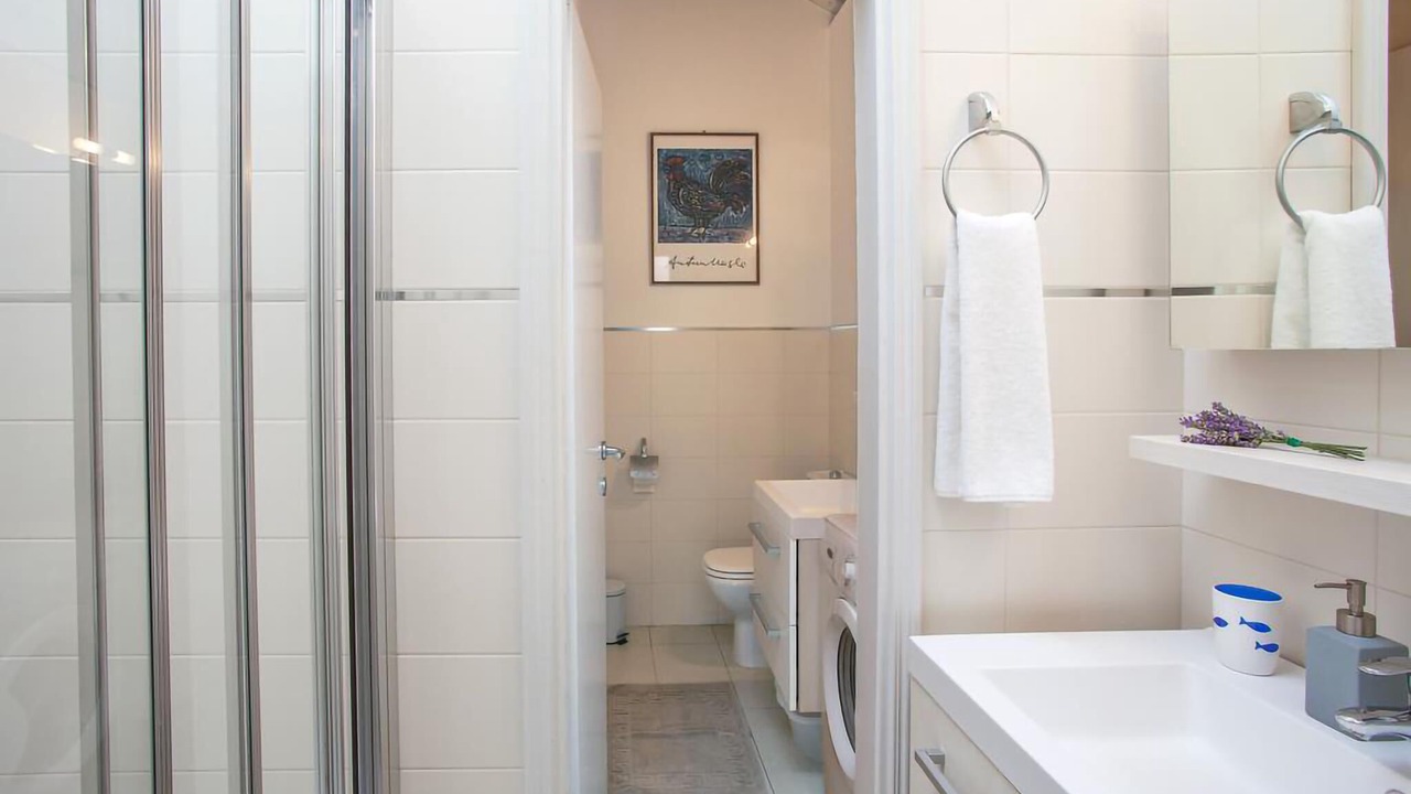 Photo of Bathroom in Pile
