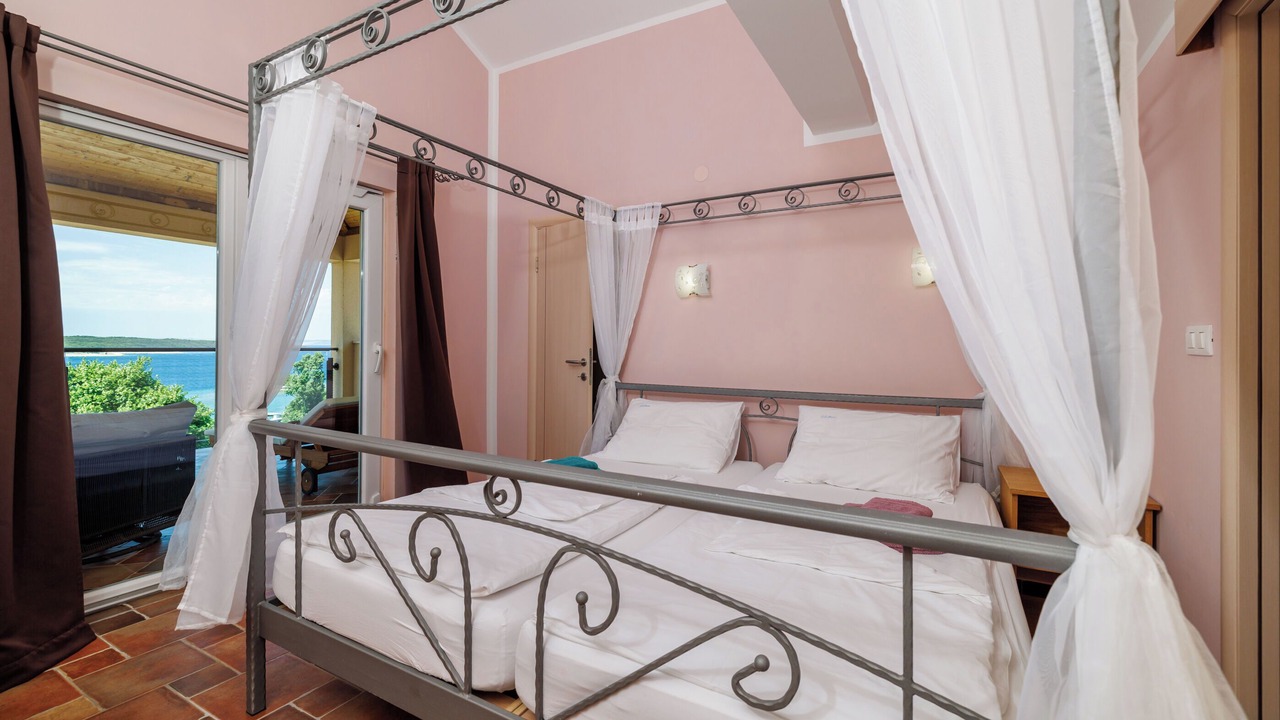 Photo of Bedroom in Supetarska Draga