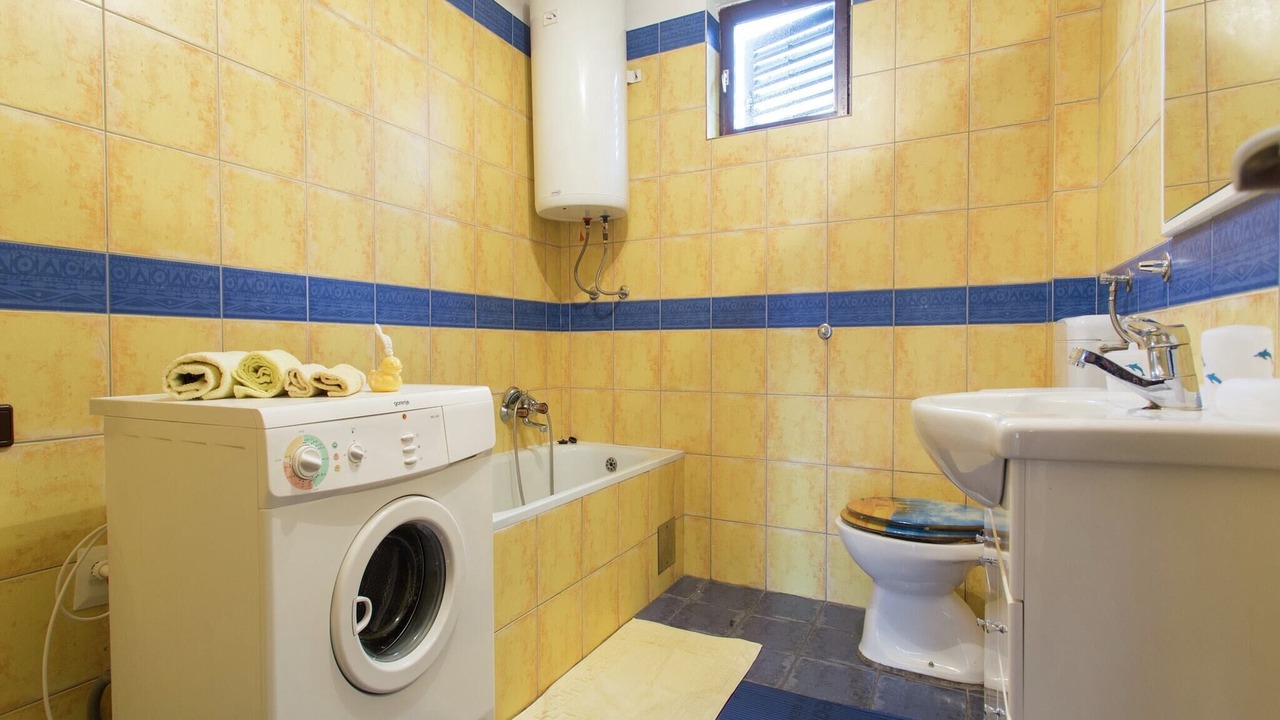 Photo of Bathroom in Seline