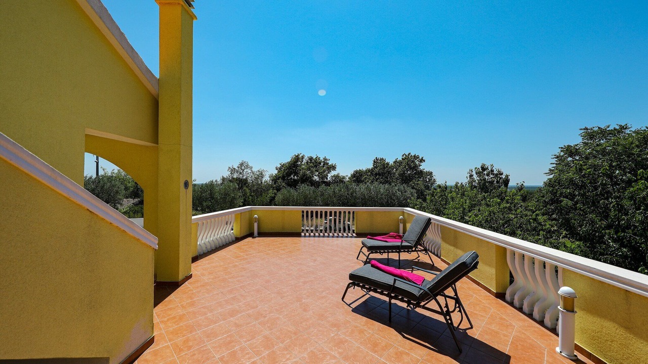 Photo of Patio Balcony in Lovinac