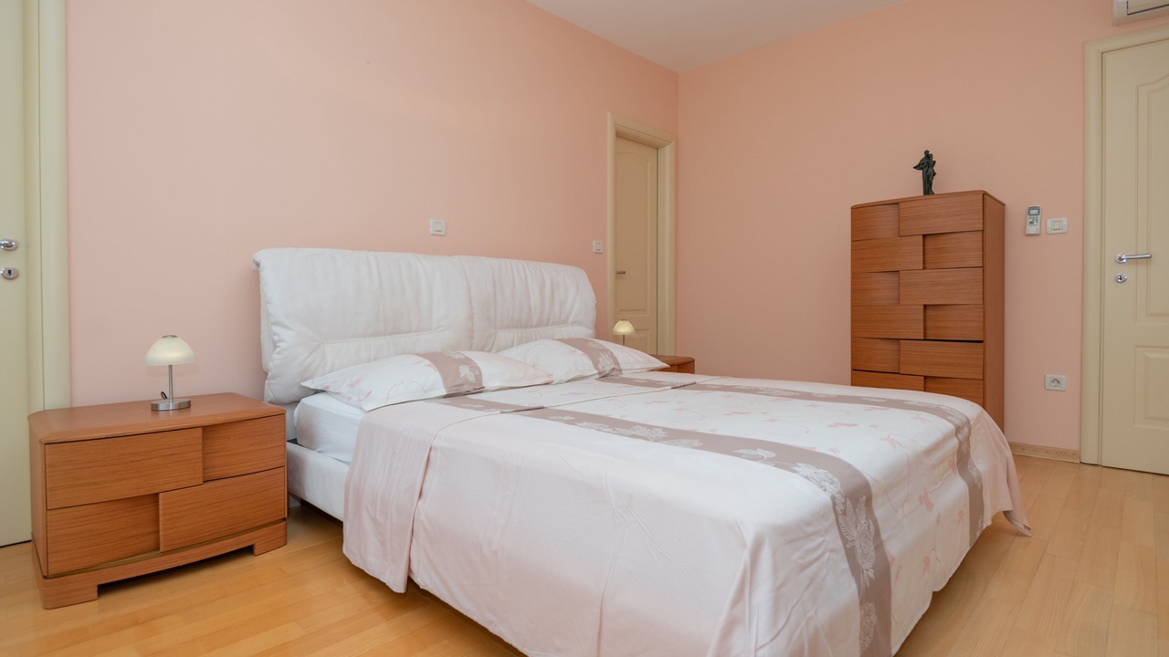 Photo of Bedroom in Seget