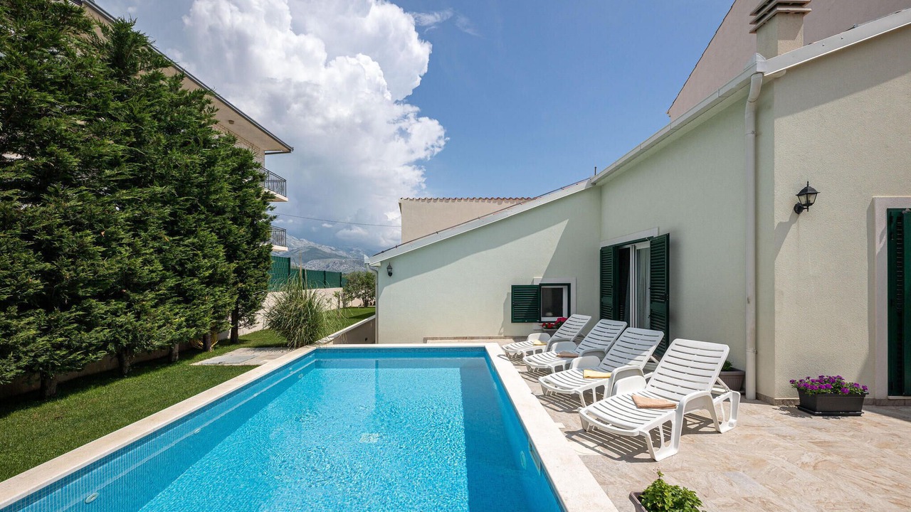 Photo of Outdoor in Mravince