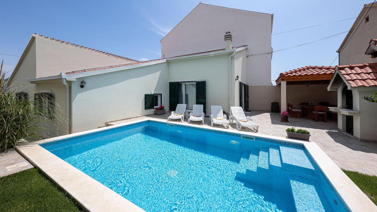 Photo of Outdoor in Mravince