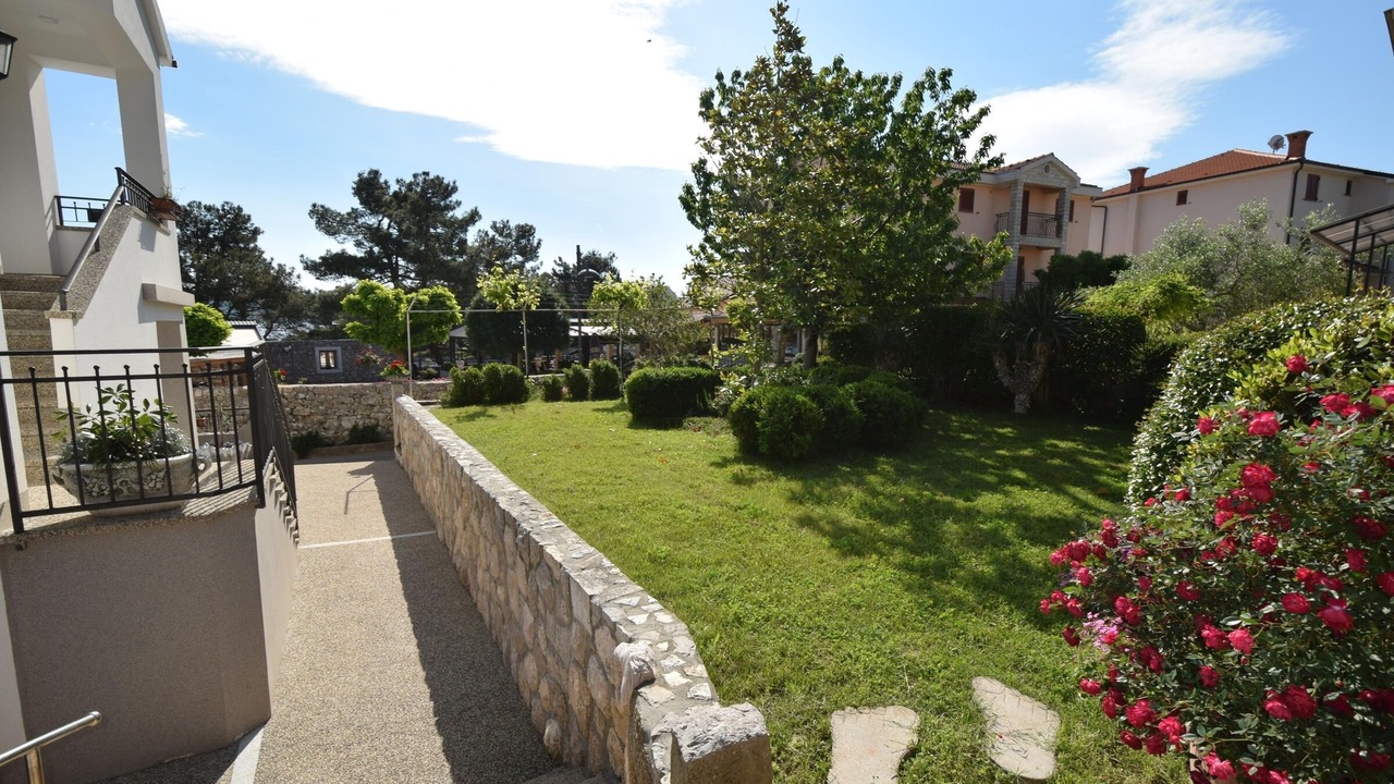 Photo of Outdoor in Porat