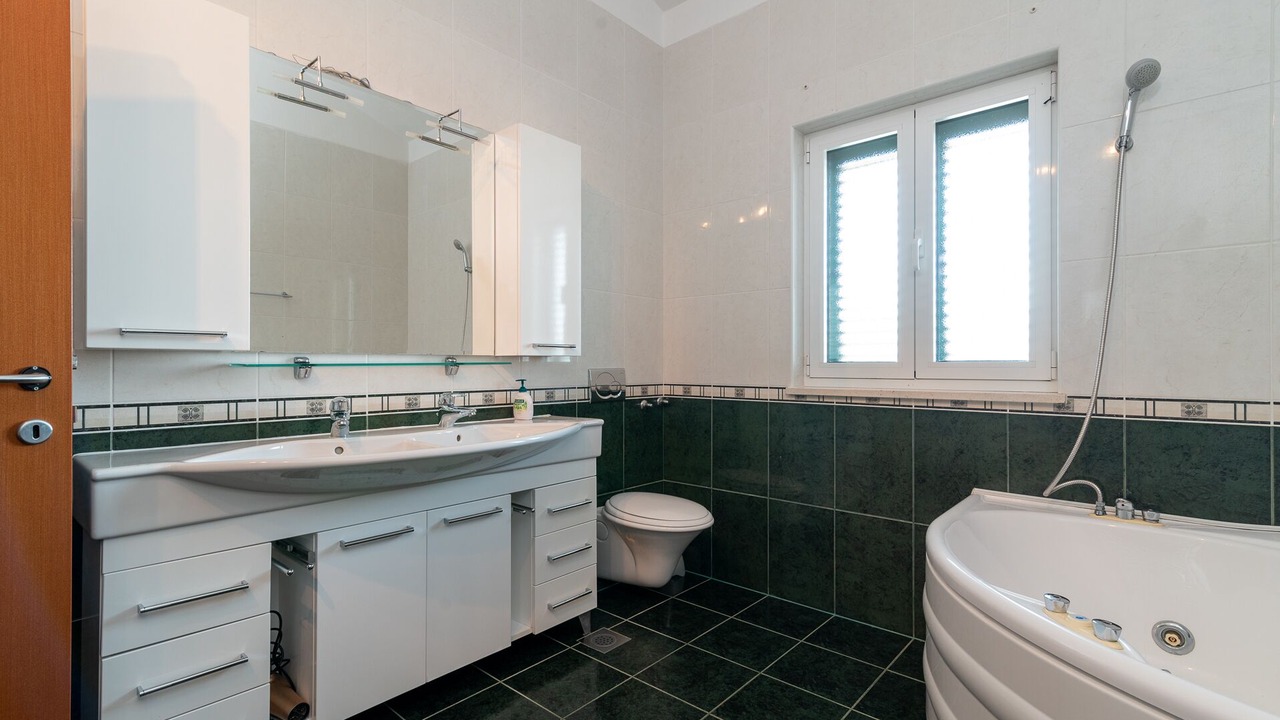 Photo of Bathroom in Marina