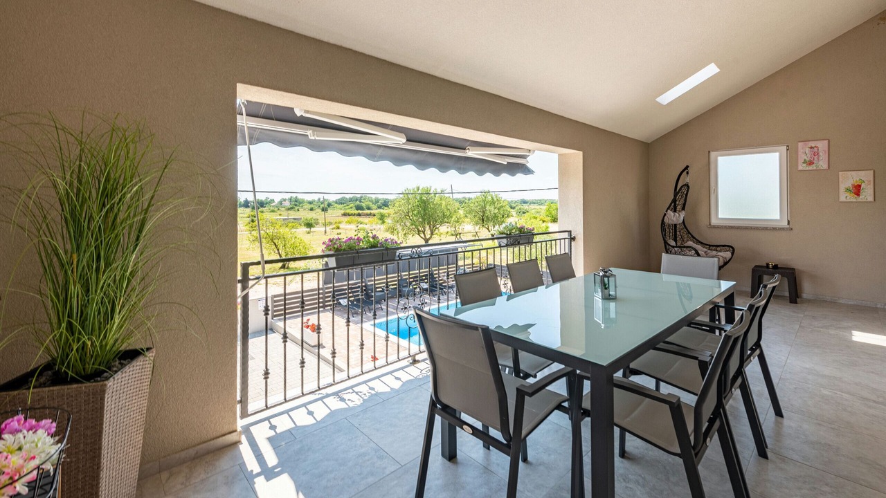 Photo of Patio Balcony in Pristeg