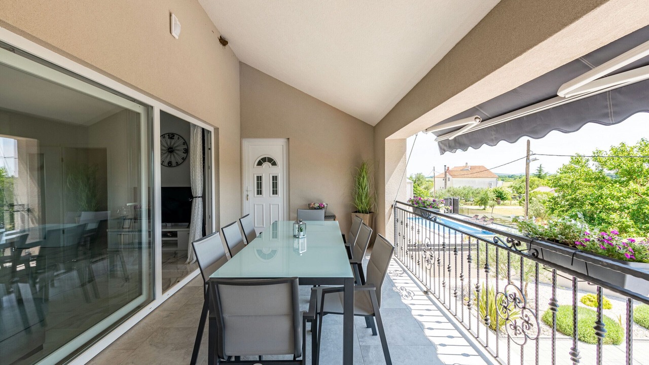 Photo of Patio Balcony in Pristeg