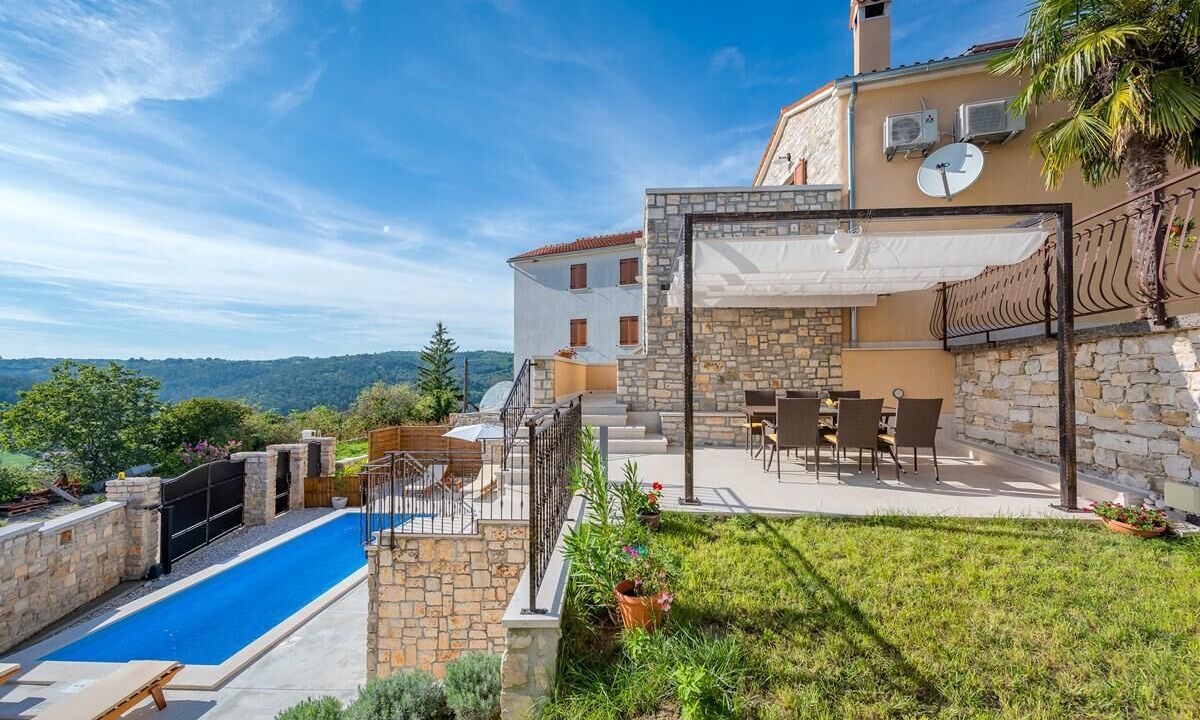 Photo of Outdoor in Beram