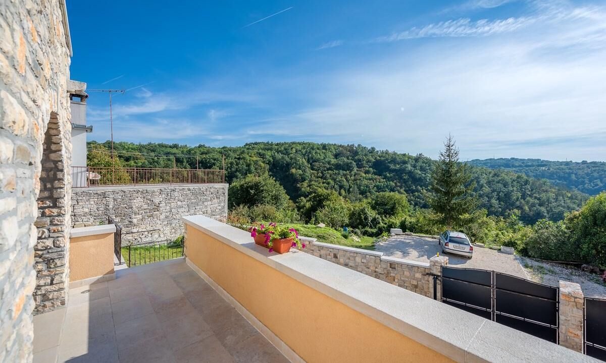 Photo of Patio Balcony in Beram