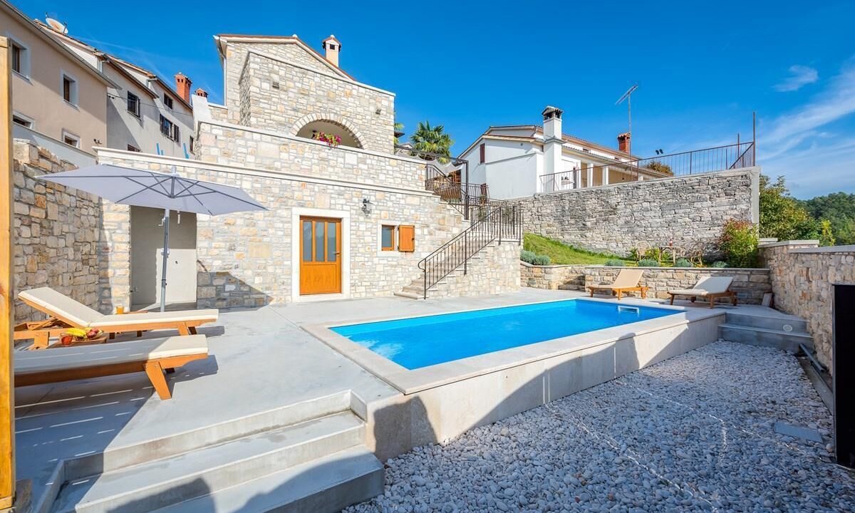 Photo of Outdoor in Beram