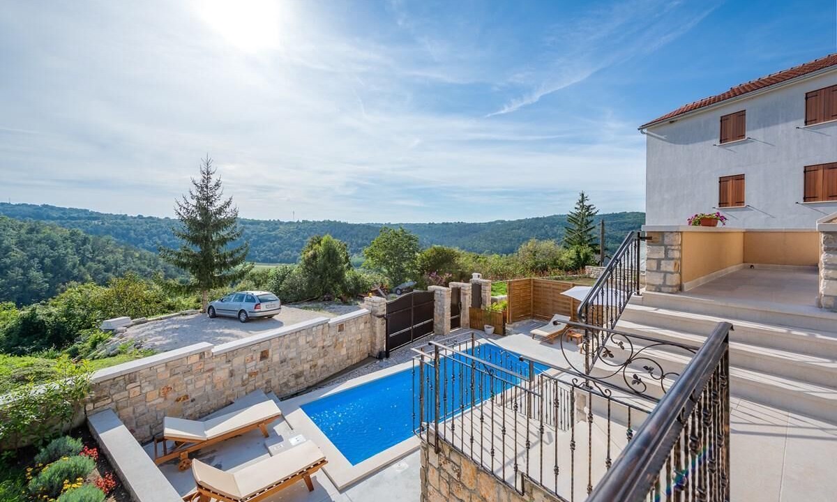 Photo of Patio Balcony in Beram