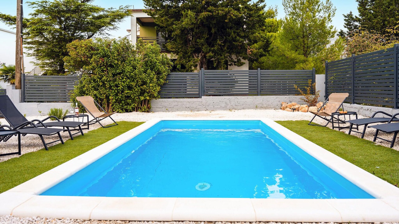 Photo of Outdoor in Seline