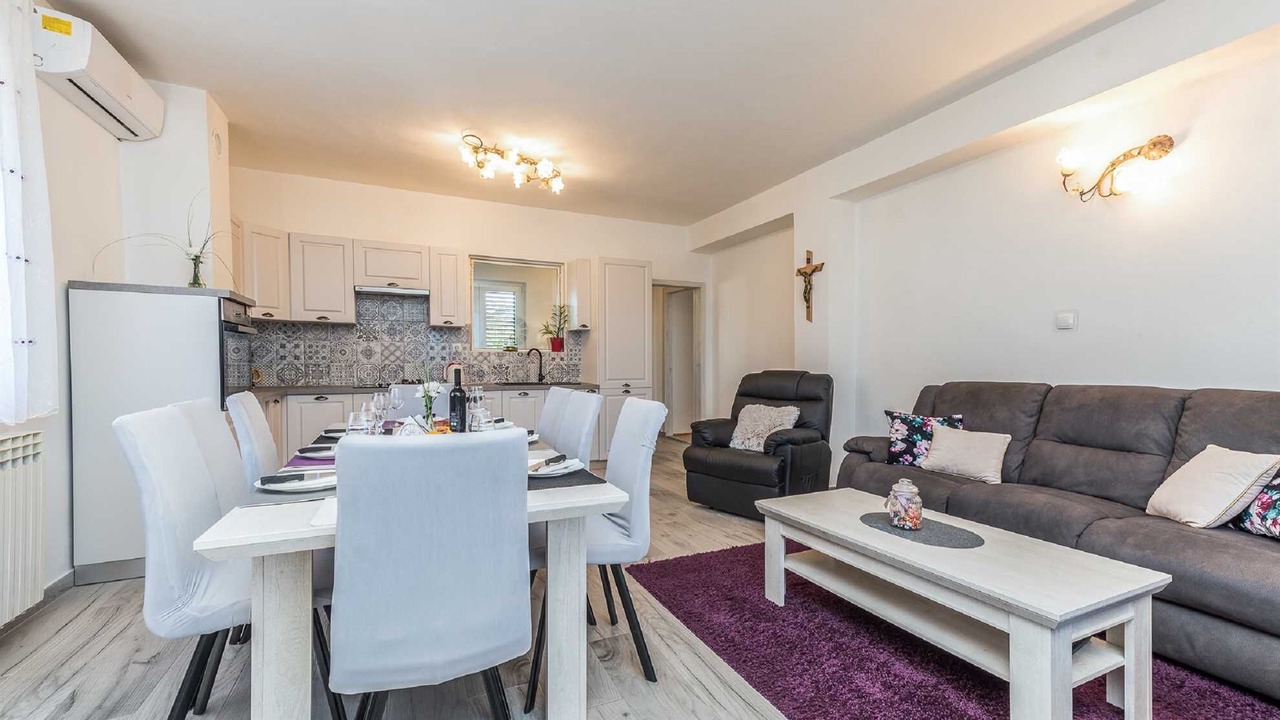 Photo of Livingroom in Smilcic