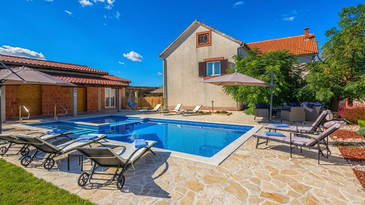 Photo of Outdoor in Smilcic