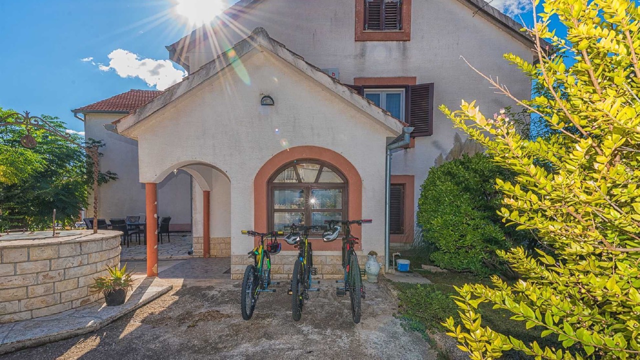 Photo of Outdoor in Smilcic