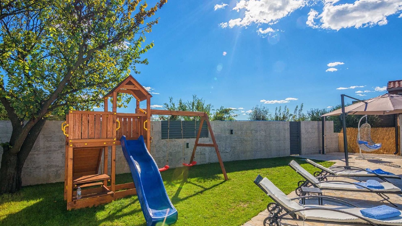 Photo of Outdoor in Smilcic