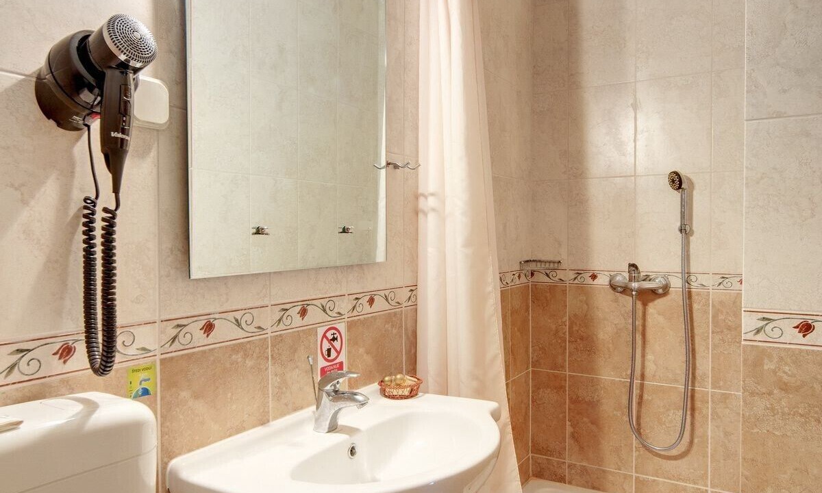 Photo of Bathroom in Draz