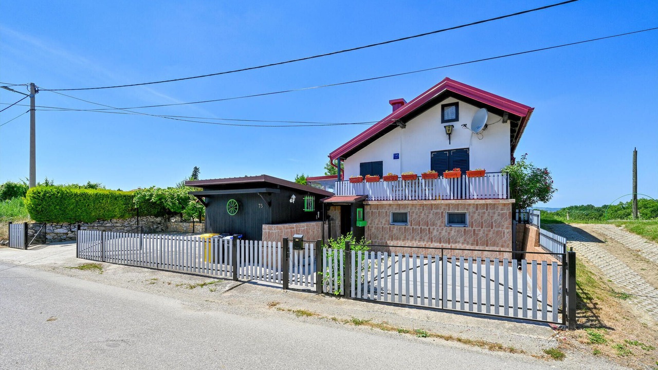 Photo of Outdoor in Cestica