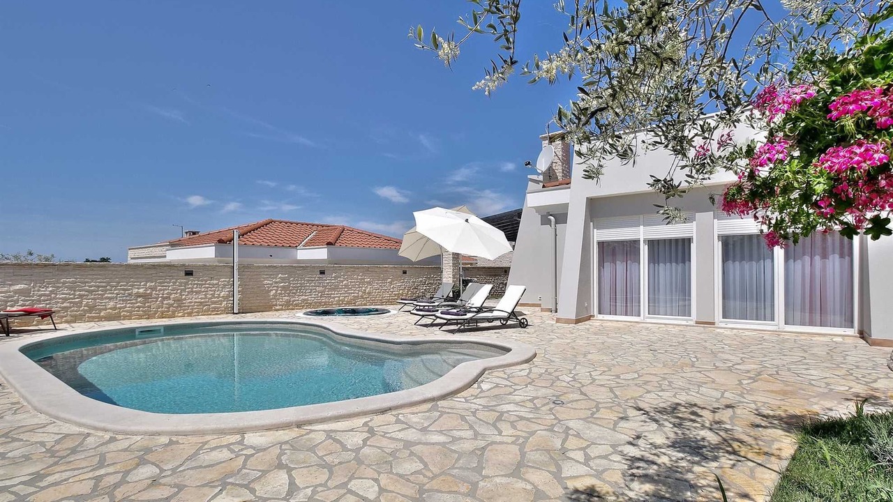 Photo of Outdoor in Finida