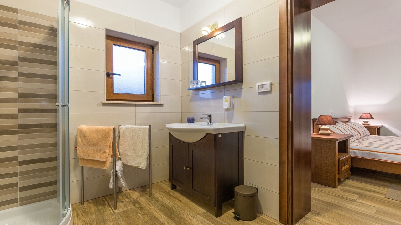 Photo of Bathroom in Munci