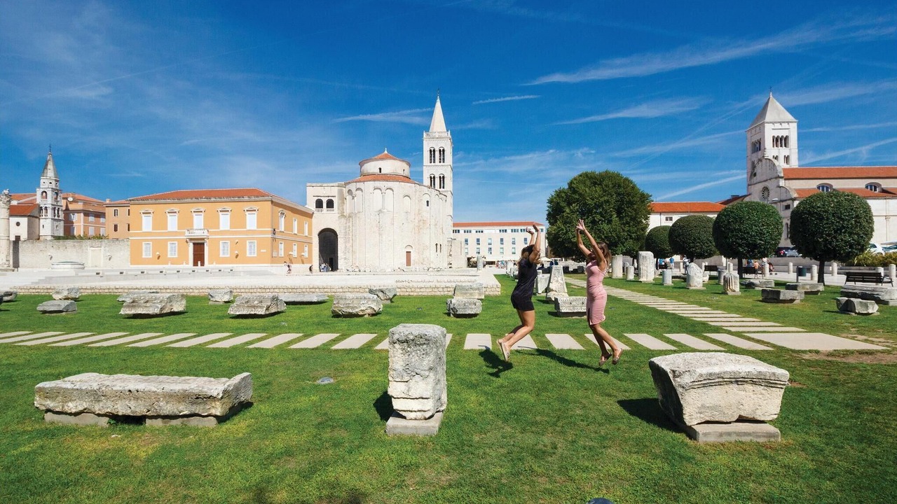 Photo of Outdoor in Petrcane
