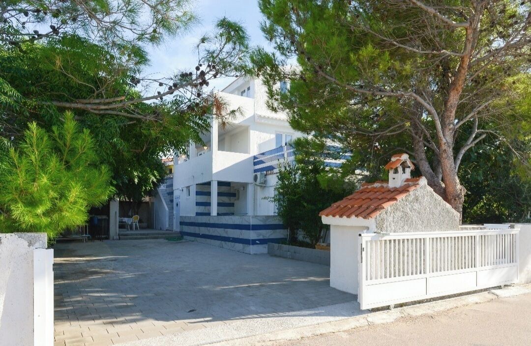 Photo of Outdoor in Vir