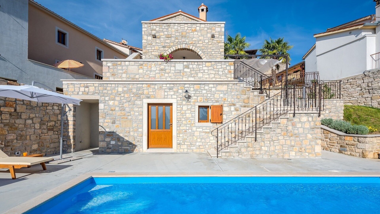 Photo of Outdoor in Beram