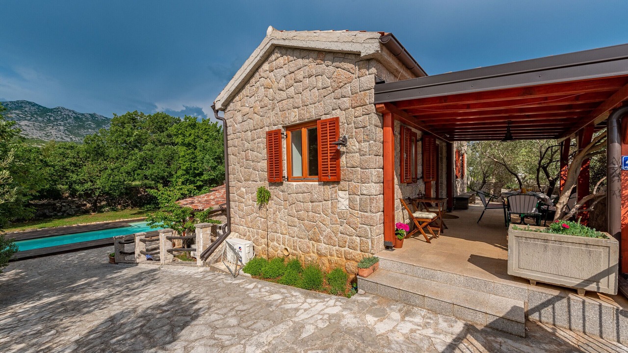 Photo of Outdoor in Seline
