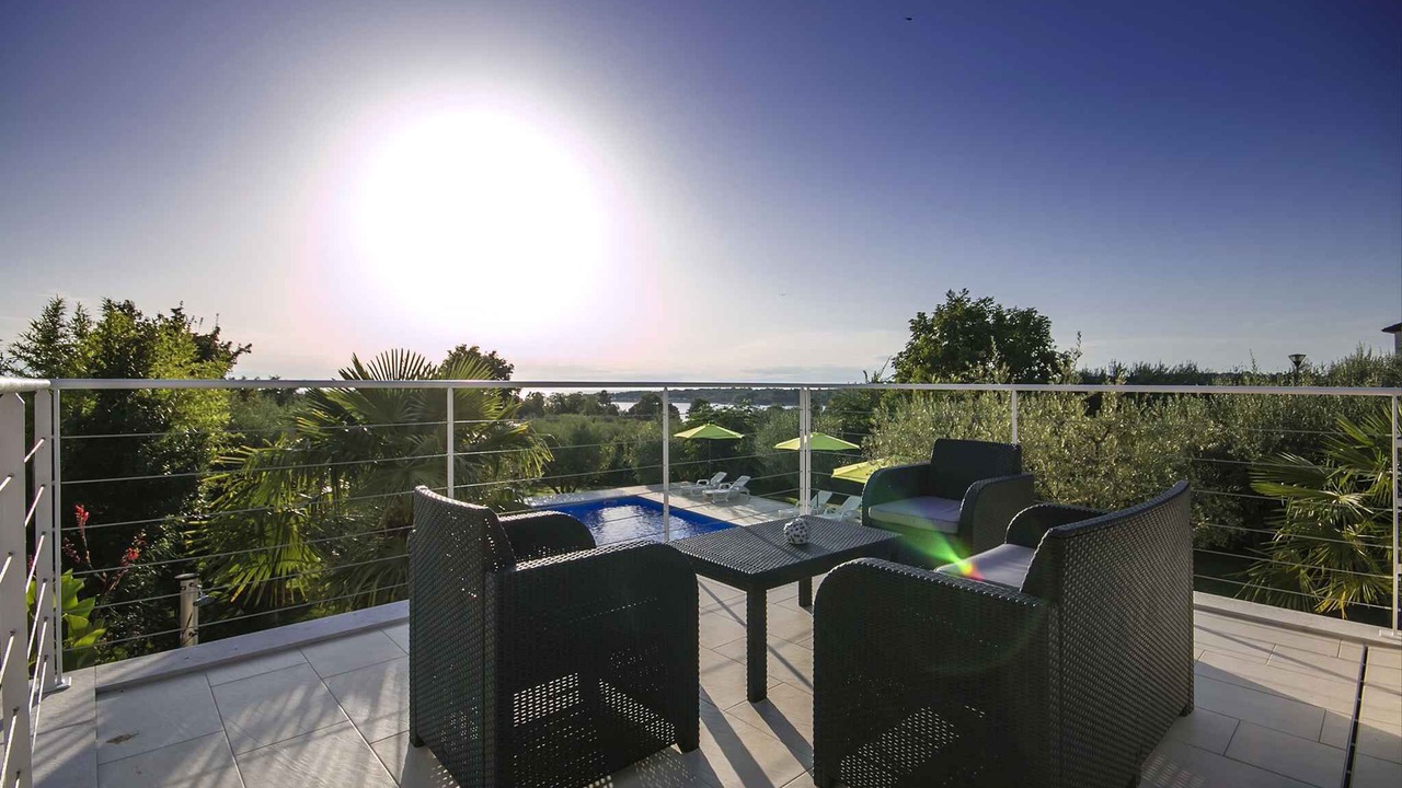 Photo of Patio Balcony in Mali Maj