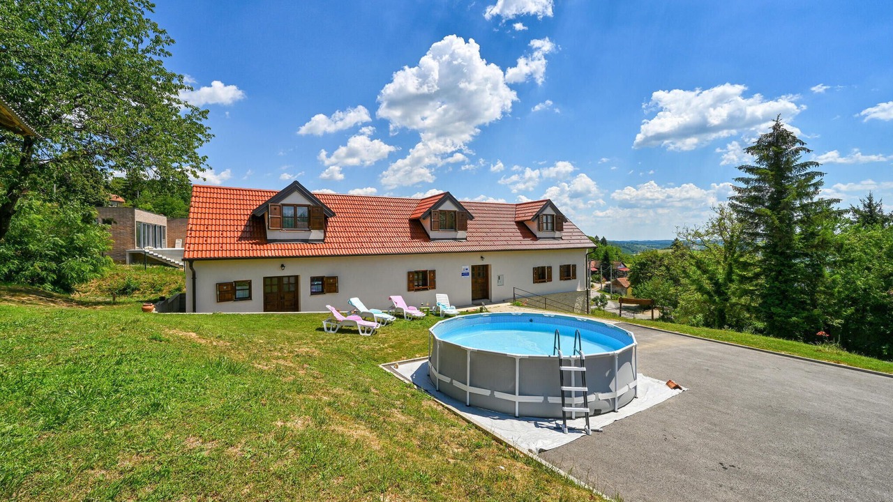 Photo of Others in Breznicki Hum