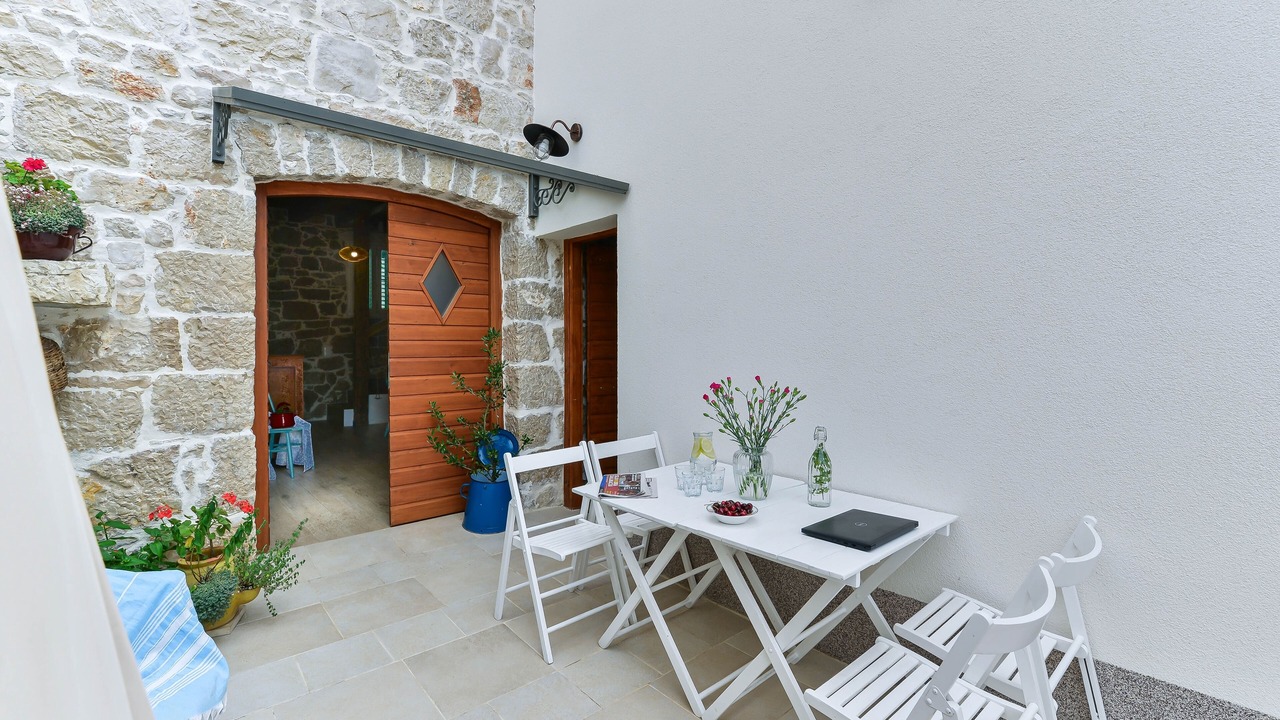 Photo of Outdoor in Pakostane