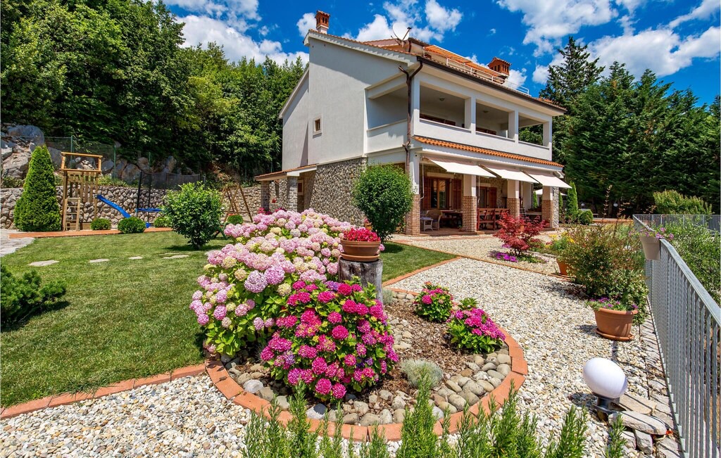 Photo of Buildings in Veprinac