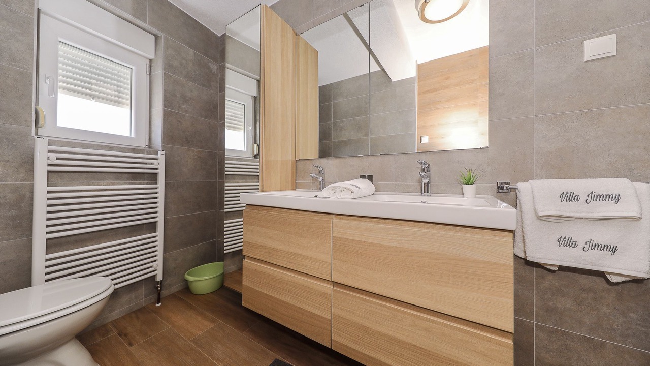 Photo of Bathroom in Seline