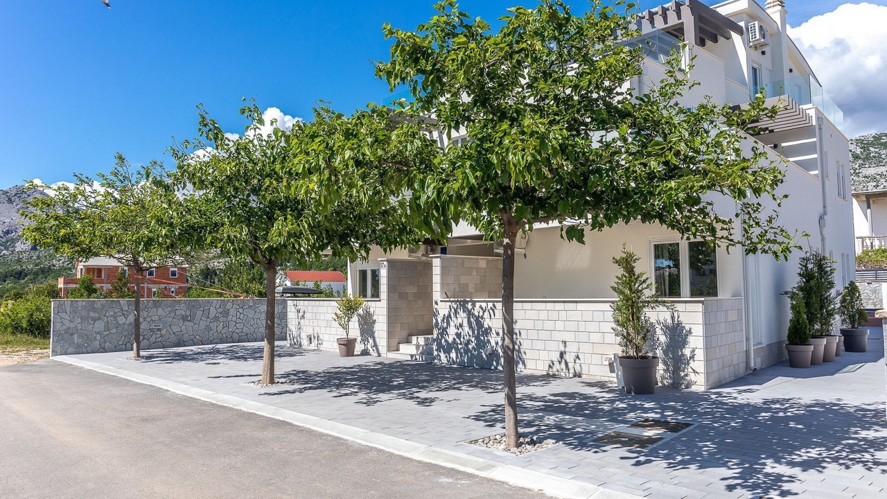 Photo of Outdoor in Seline