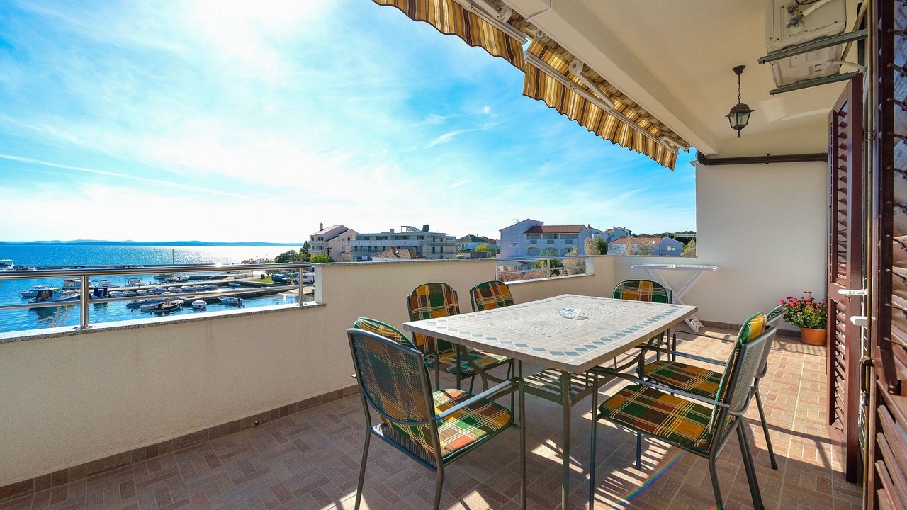 Photo of Outdoor in Petrcane