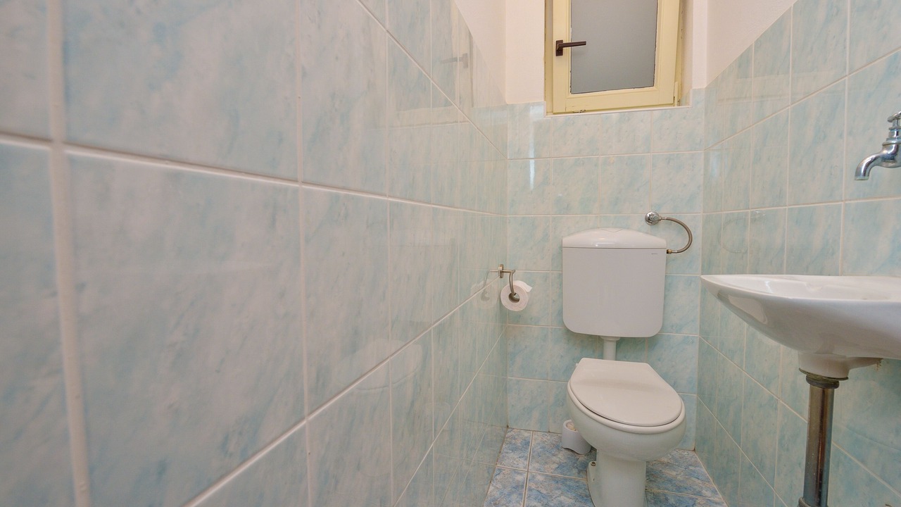 Photo of Bathroom in Petrcane