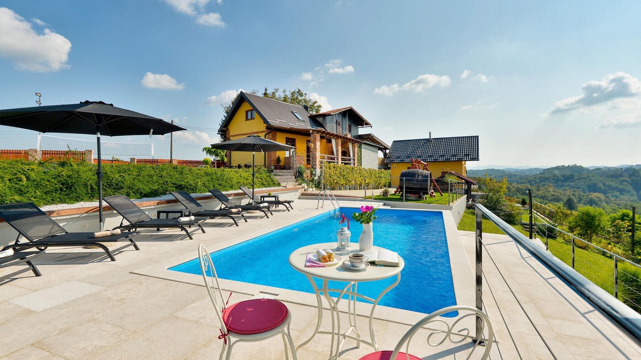 Photo of Outdoor in Cestica