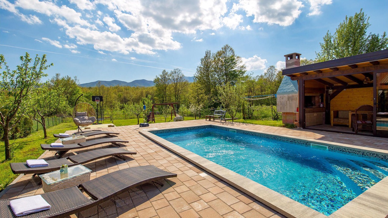 Photo of Outdoor in Lovinac